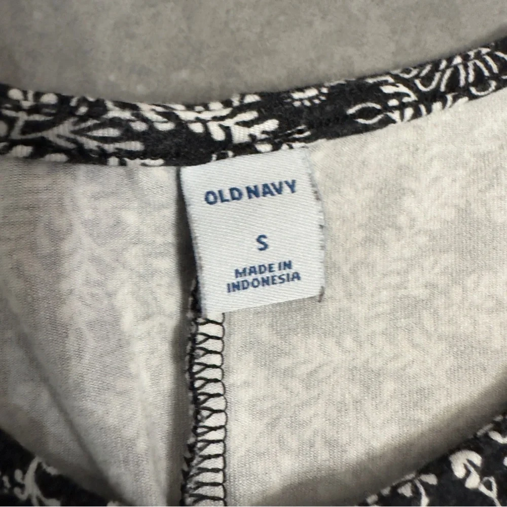 Old Navy Women Dress - Picture 2 of 5